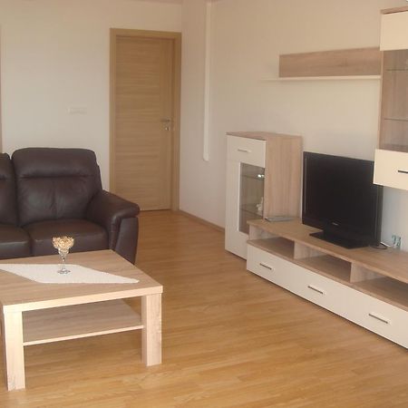 Apartments Jelicic Selce Esterno foto