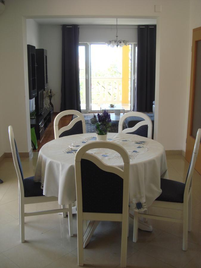 Apartments Jelicic Selce Esterno foto