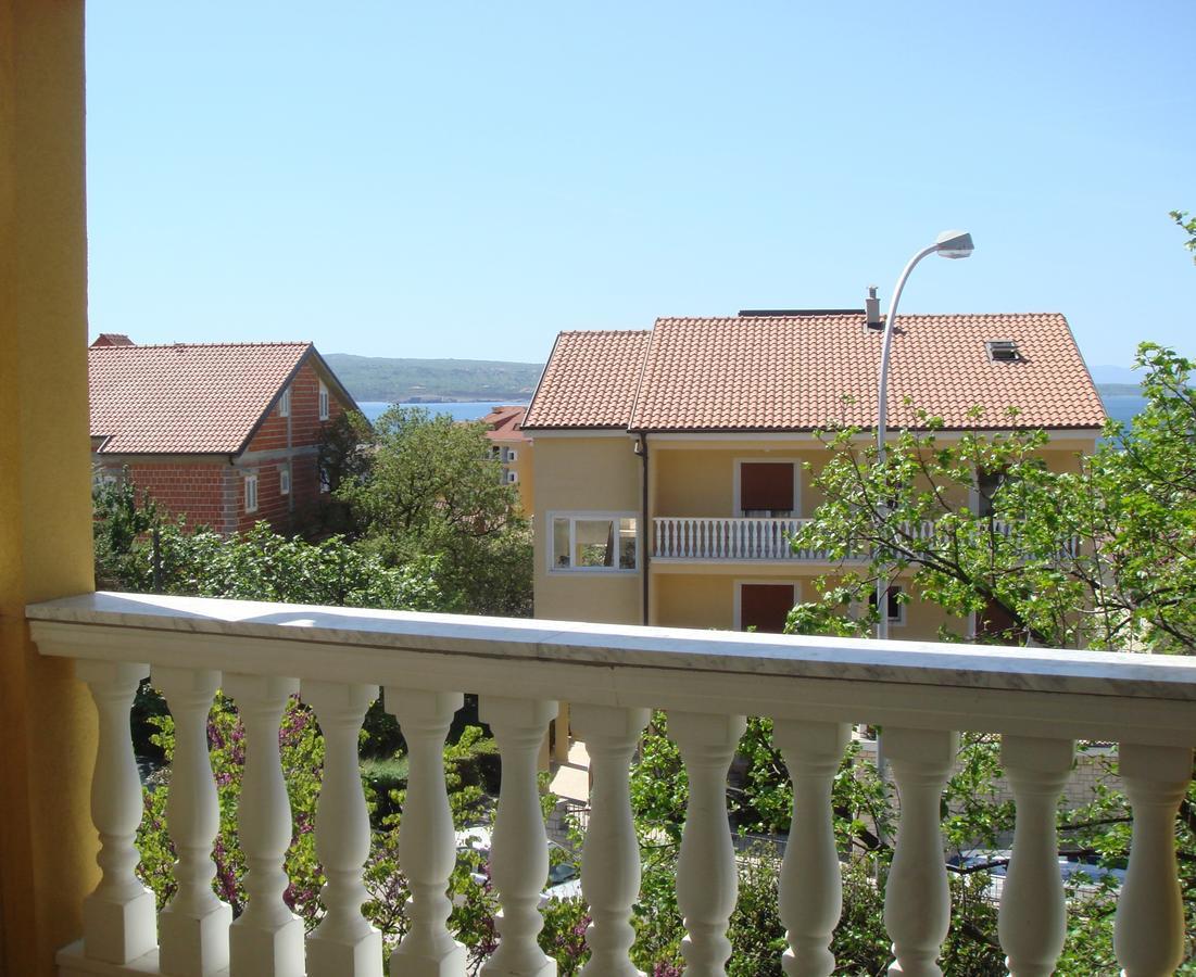 Apartments Jelicic Selce Esterno foto